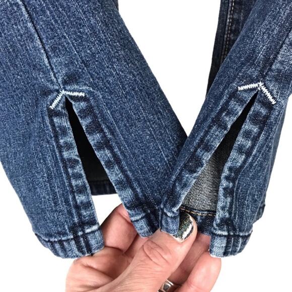 Levi’s Size 8 Denim Jean Capri Pants - Picture 4 of 8